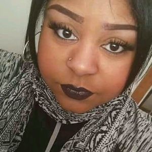 Meet your Posher, Yvette